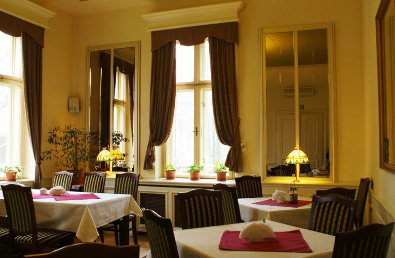 Pensjonat Palacyk Bed & Breakfast Lancut Exterior photo