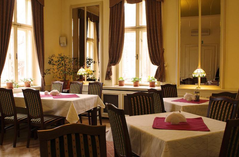 Pensjonat Palacyk Bed & Breakfast Lancut Exterior photo