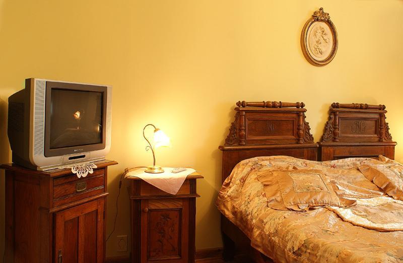 Pensjonat Palacyk Bed & Breakfast Lancut Exterior photo